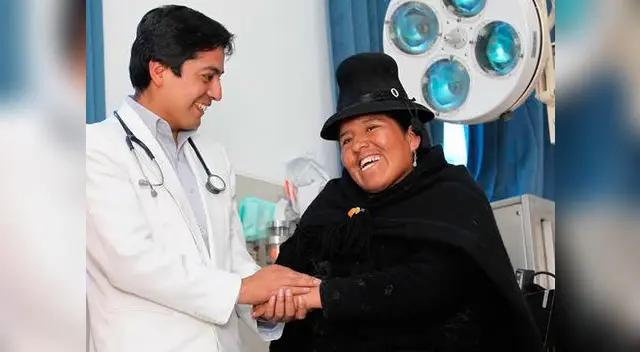 Centro de atención primaria con historias clínicas informatizadas Centro de atención primaria con historias clínicas informatizadas