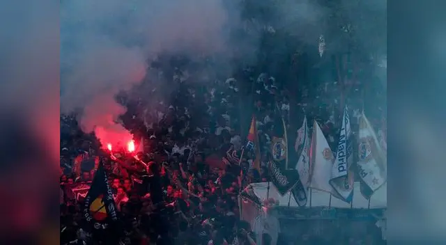 La hinchada ovaciona el primer gol de los merengues 