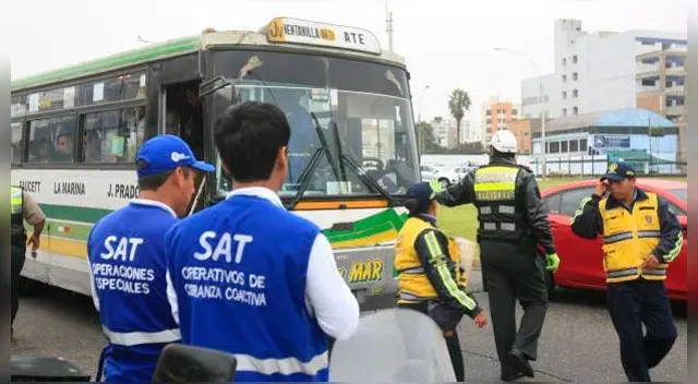 Algunos vehículos tienen papeletas millonarias. Algunos vehículos tienen papeletas millonarias.