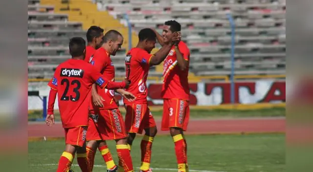 Esta escena de festejos se repitió tres veces por los goles de Meza Cuadra FO: Gastón Tovar