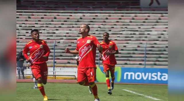 Corre Meza cuadra fetejando uno de tus goles. FOTO: Gastón Tovar