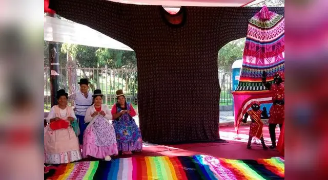 La chompa más grande del mundo esta en el Campo de Marte.