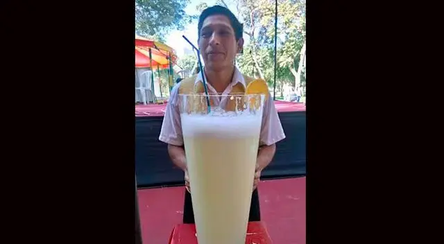 También encontramos el Pisco Sour más grande del Perú.