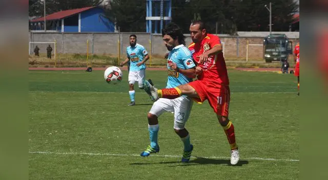 Para Carlos Cazulo es un resultado sorpresa. En escena marcando a Meza Cuadra