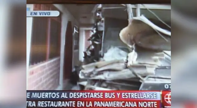 Bus quedó empotrado en una vivienda en Chancay Bus quedó empotrado en una vivienda en Chancay