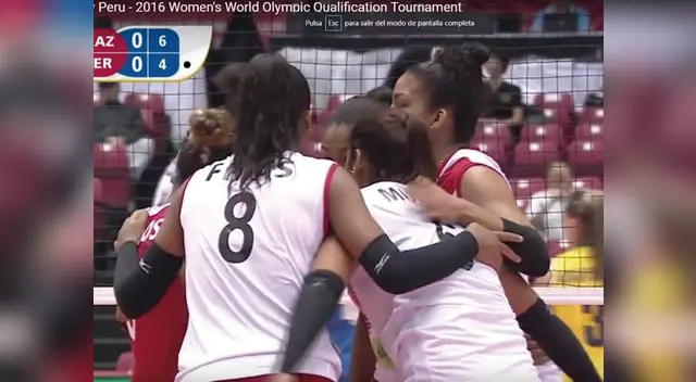 Chicas celebran su punto Chicas celebran su punto