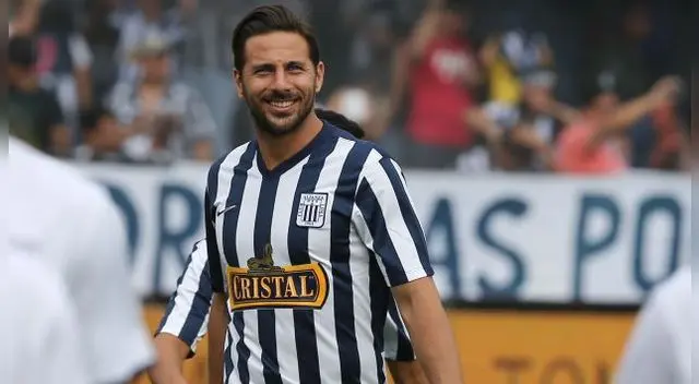 El 2017 se vestiría de blanquiazul nuevamente. El 2017 se vestiría de blanquiazul nuevamente.