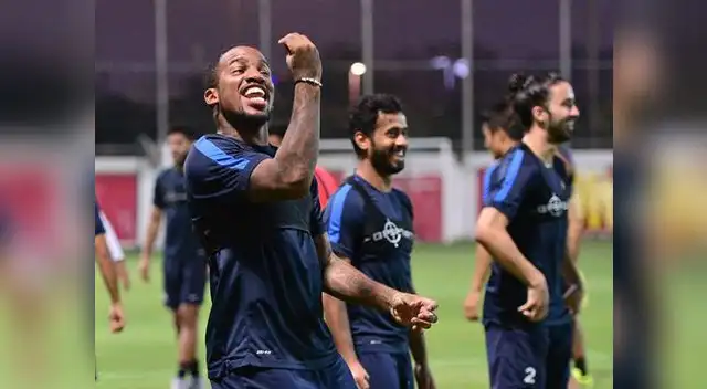 Jefferson Farfán será evaluado por el departamento médico de su club Jefferson Farfán será evaluado por el departamento médico de su club