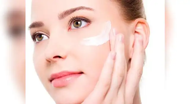 Si no encuentras una, mezcla un tono más oscuro y un tono más claro