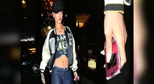 Estos celulares carecen de acceso a Internet o pantallas táctiles. Estos celulares carecen de acceso a Internet o pantallas táctiles.