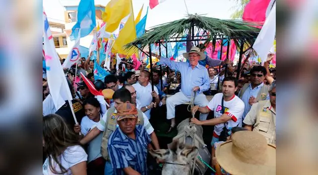 Candidato se movilizó en carreta Candidato se movilizó en carreta
