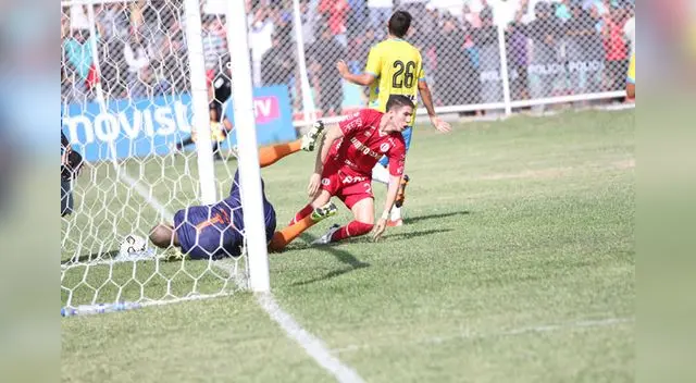 Ugarriza su gol que le daba momentáneamente la victoria a los cremas