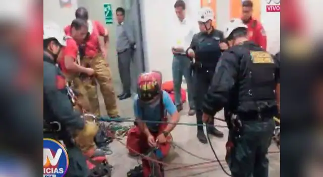 Entre atrapadas había niños y personas atrapadas en ascensor Entre atrapadas había niños y personas atrapadas en ascensor