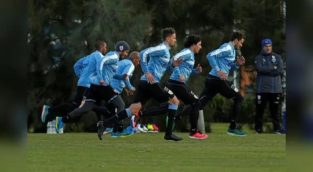 Uruguay entrena con todo. Uruguay entrena con todo.