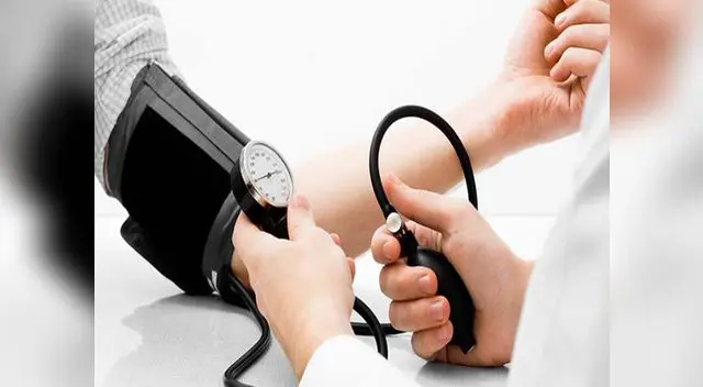 Uno de cada tres peruanos no sabe que padece de presión alta.