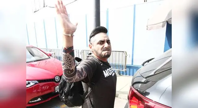 Carlos Álvarez hace una divertida parodia del Loco Vargas