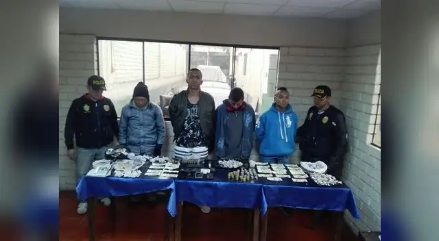 Los detenidos y la droga, fueron puestos a disposición de la Divincri del sector