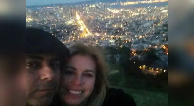 Brasileña no oculta su felicidad.