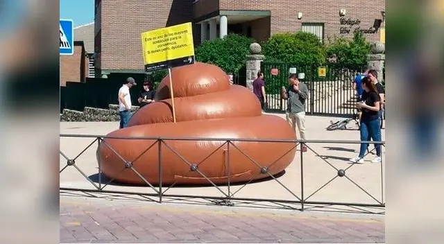 'caca hinchable' de tres metros fue robada en España 