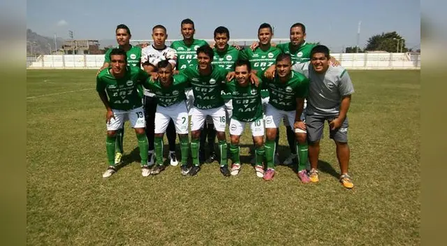 Este el equipo de los Caimanes donde destaca el portero Leonardo Morales y "Machito" Gómez. FOTO: Segunda división Este el equipo de los Caimanes donde destaca el portero Leonardo Morales y "Machito" Gómez. FOTO: Segunda división
