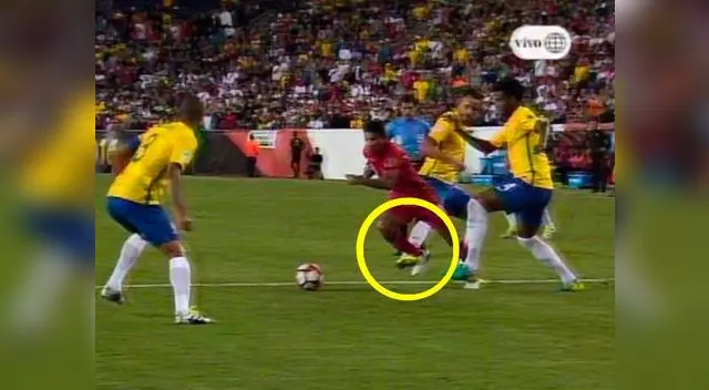 Penal a favor de Edinson Flores no fue cobrado por árbitro