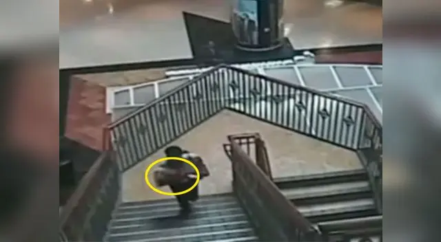 La mujer intentó huir del lugar, pero fue detenida 