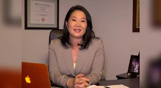 Con video en facebook agradece a sus seguidores 