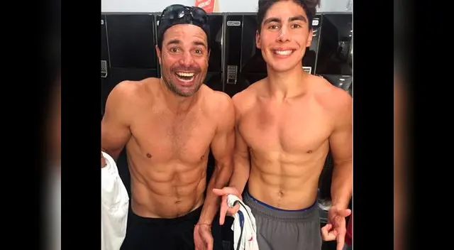 Boricua luce cuerpazo a sus 47 años junto a su primogénito