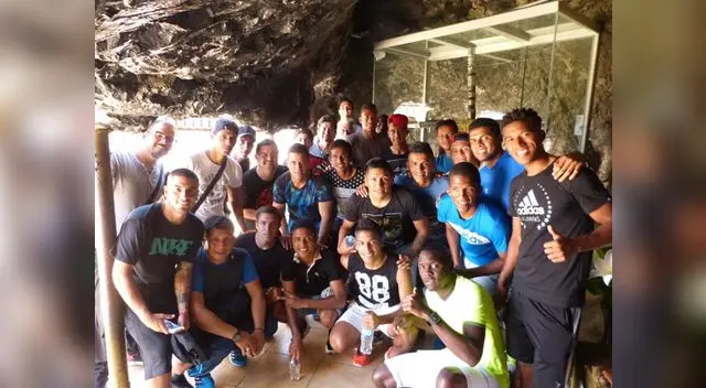 La plantilla del "Ciclón" posando en su totalidad. FOTO: PRENSA JUAN AURICH