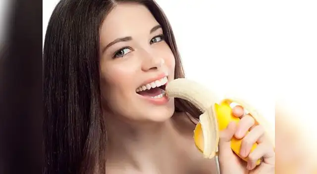 Un plátano por las mañanas ayuda a evitar los calambres durante los ejercicios Un plátano por las mañanas ayuda a evitar los calambres durante los ejercicios