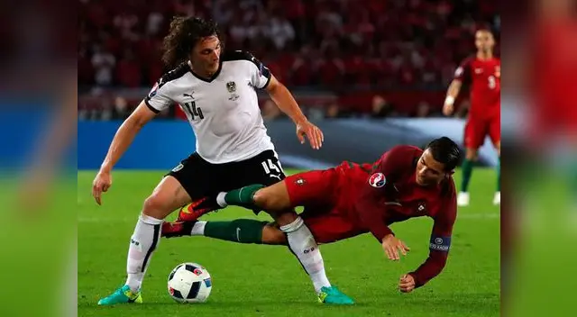 Una nueva caída de CR7 en la eurocopa. Dos partidos y no aparece Una nueva caída de CR7 en la eurocopa. Dos partidos y no aparece