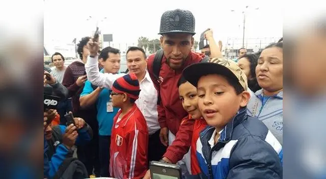Gallese recibió el cariño de los hinchas. Gallese recibió el cariño de los hinchas.
