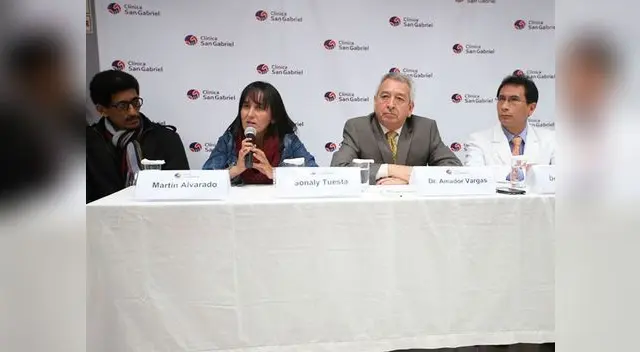 Sonaly estuvo acompañada de su esposo en la conferencia de prensa