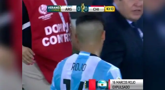 Marco Rojo sale expulsado tras supuesta falta contra Alexis Sánchez