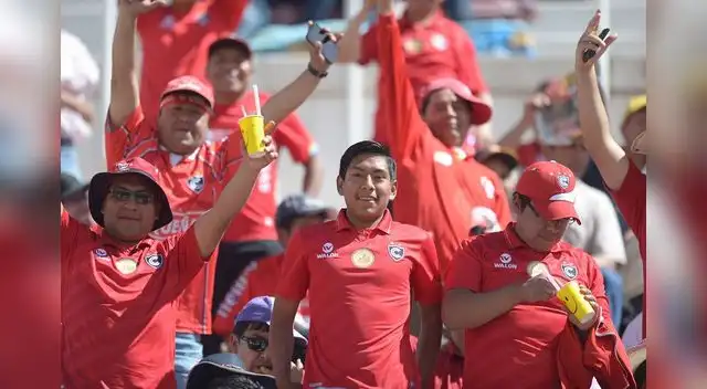 La hinchada de Cienciano listo para ver a Ronaldinho.