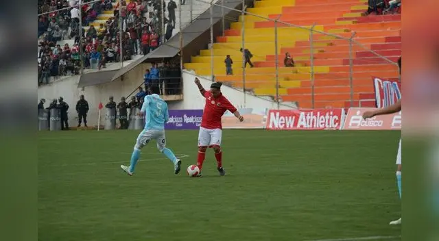 Ronaldinho ofreció un concierto de fútbol en el Cusco. Ronaldinho ofreció un concierto de fútbol en el Cusco.