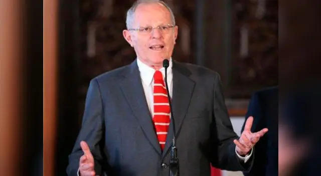 Pedro Pablo Kuczynski recibió credenciales como presidente electo 