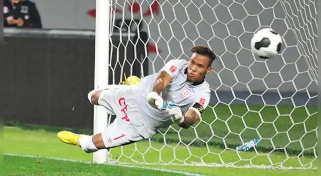 De ser figura en el Apertura, Cáceda fue al banco. De ser figura en el Apertura, Cáceda fue al banco.