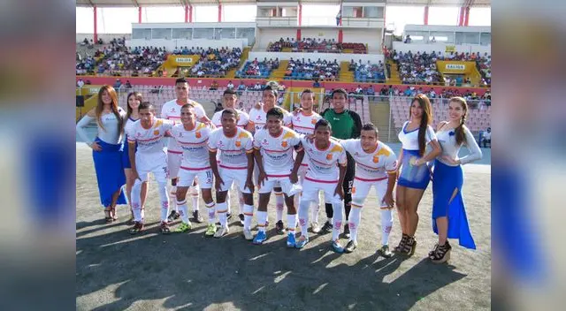 Este es el equipo que saltó al gramado del Municipal de Bernal Este es el equipo que saltó al gramado del Municipal de Bernal