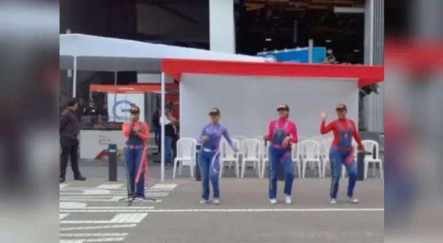 Las policías mostraron su talento en la presentación Las policías mostraron su talento en la presentación