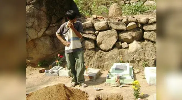 Tong Phuoc Phuc  y su dolor cada vez que entierra a un bebé