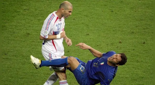 Zidane le mete un cabezazo a Materazzi