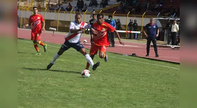 Junior Ross tuvo un duelo especial con Damián Ísmodes Junior Ross tuvo un duelo especial con Damián Ísmodes