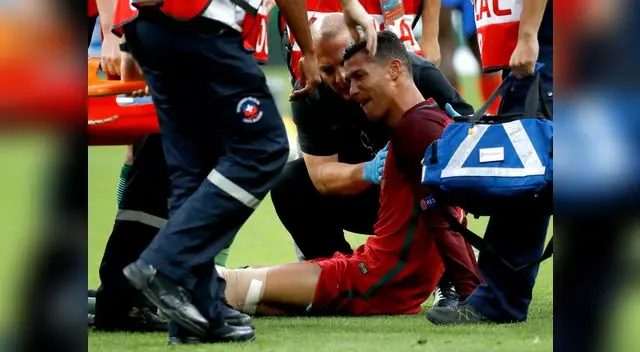 Cristiano abandona la cancha en medio del llanto. Cristiano abandona la cancha en medio del llanto.