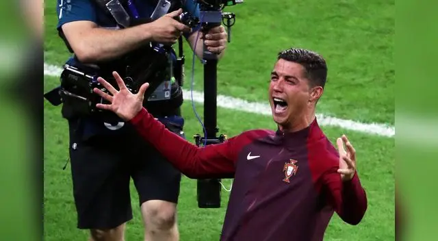 Cristiano celebra el gol de Eder. Cristiano celebra el gol de Eder.