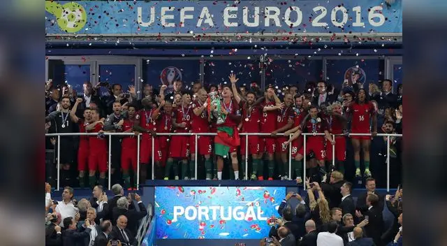 Cristiano alcanzó la gloria con Portugal. Cristiano alcanzó la gloria con Portugal.