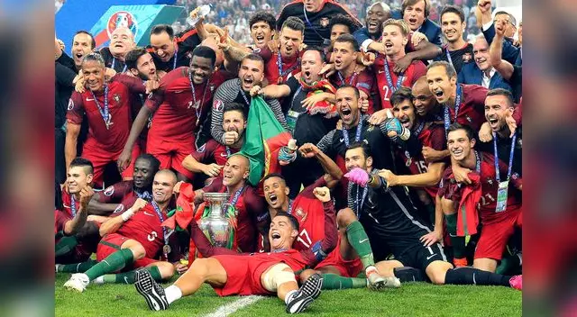 Cristiano alcanzó la gloria con Portugal. Cristiano alcanzó la gloria con Portugal.