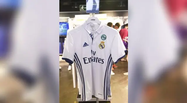 Esta es la nueva camiseta del Real Madrid.
