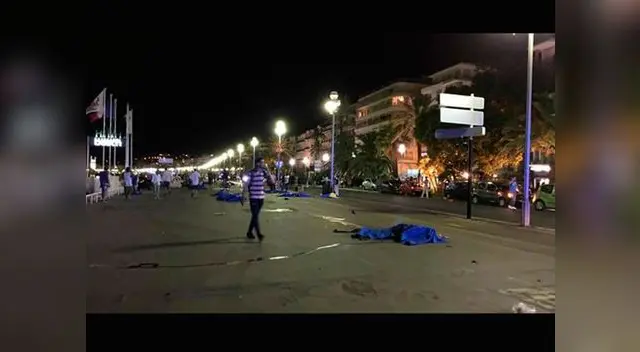 Cuerpos de las víctimas quedaron tendidos en medio de la calle 