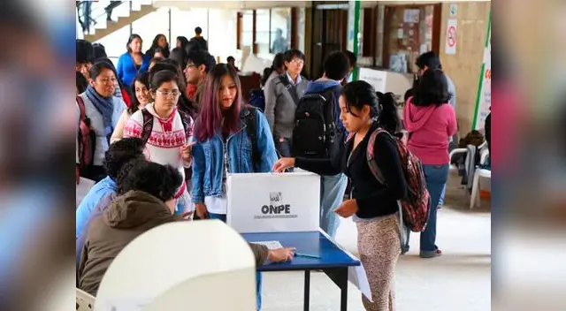 La ONPE capacitó a 1,300 miembros de mesa entre titulares y suplentes La ONPE capacitó a 1,300 miembros de mesa entre titulares y suplentes